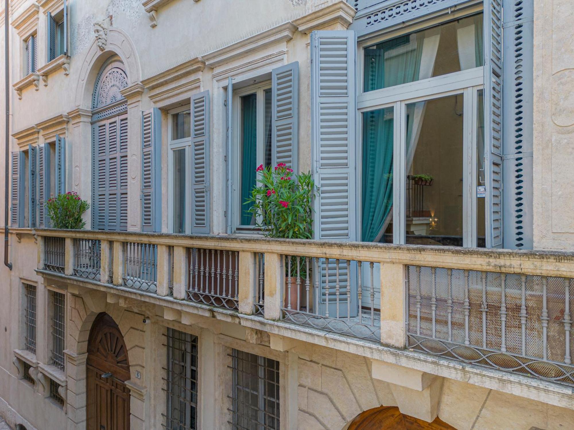 Corte Realdi - Palazzo Camozzini Werona Zewnętrze zdjęcie